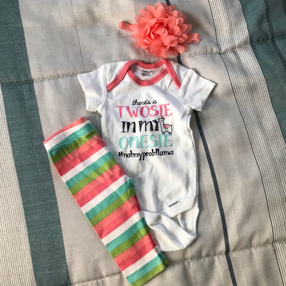 NWOT Onesies Bodysuit and Pants Set • Size 0-3 Months • Comes with FREE Headband